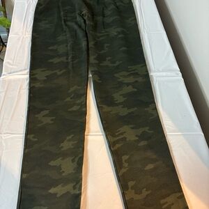 SPANX Seamless Camo Leggings – Green – Size M – High Rise Compression leggings